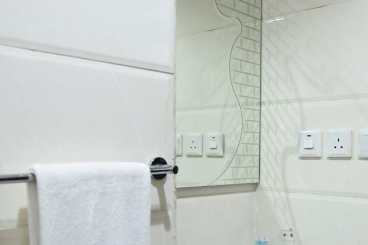 Hotel 43 of 117