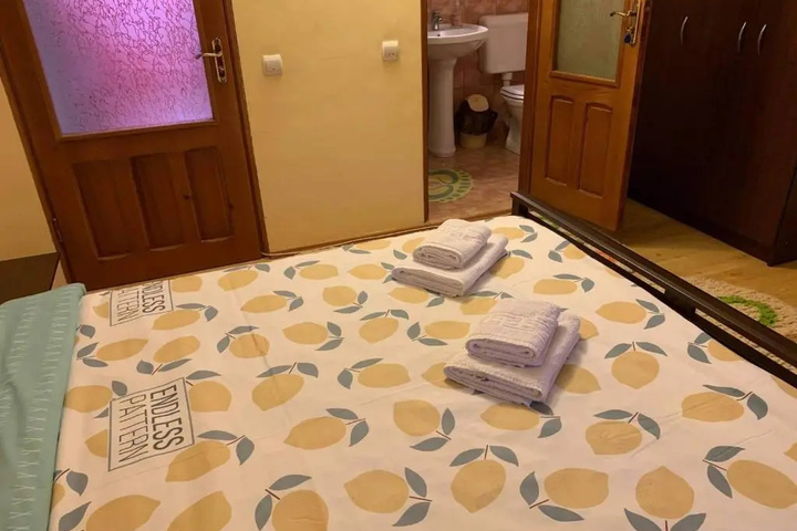 Room 3 of 9