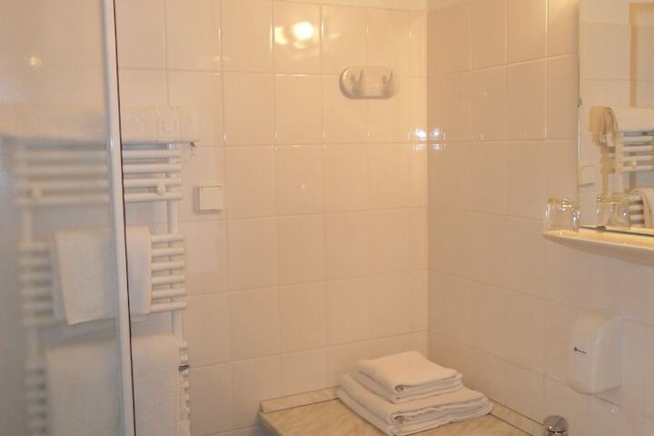 Room 10 of 23