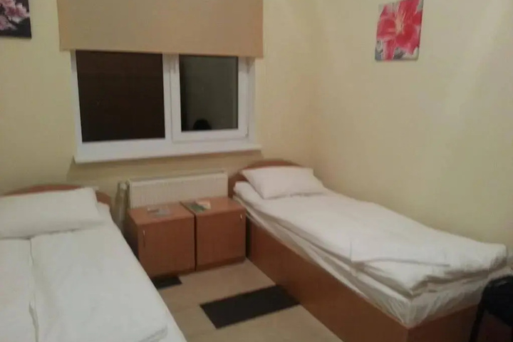Room 2 of 20