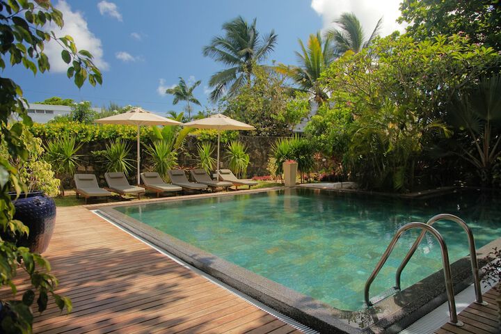 Hotel Pool