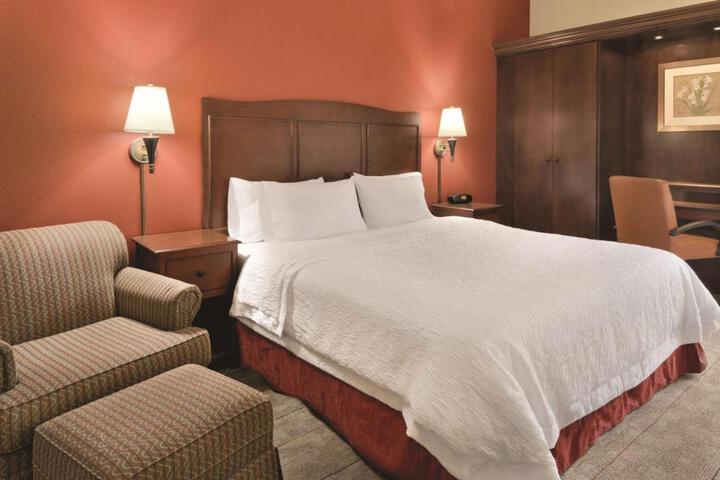 1 King Bed (1 of 7)