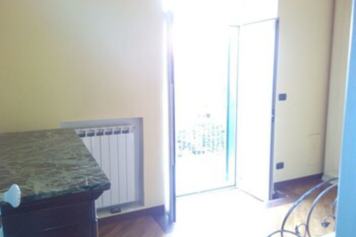 Room 7 of 9