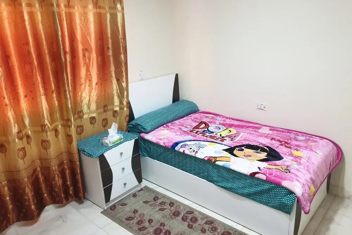 Room 10 of 12