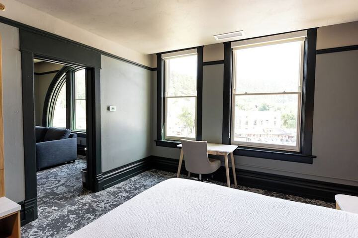 Room 10 of 56