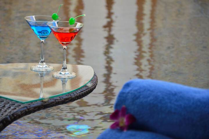 Hotel Pool