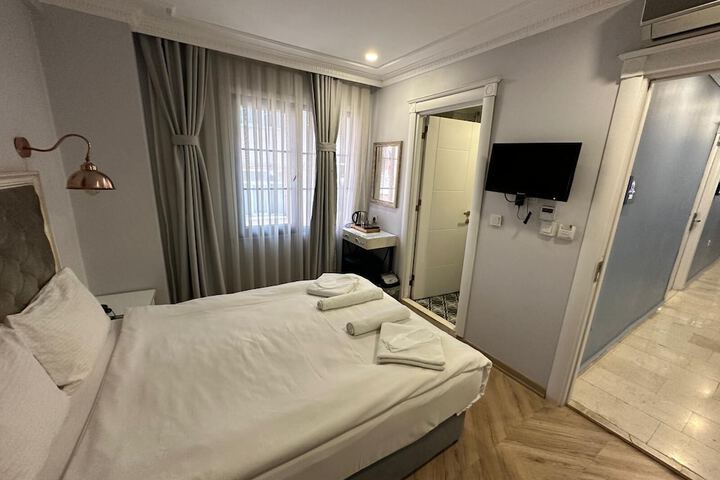 Room 11 of 53