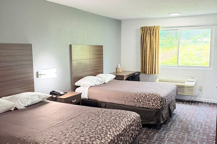Room 3 of 8