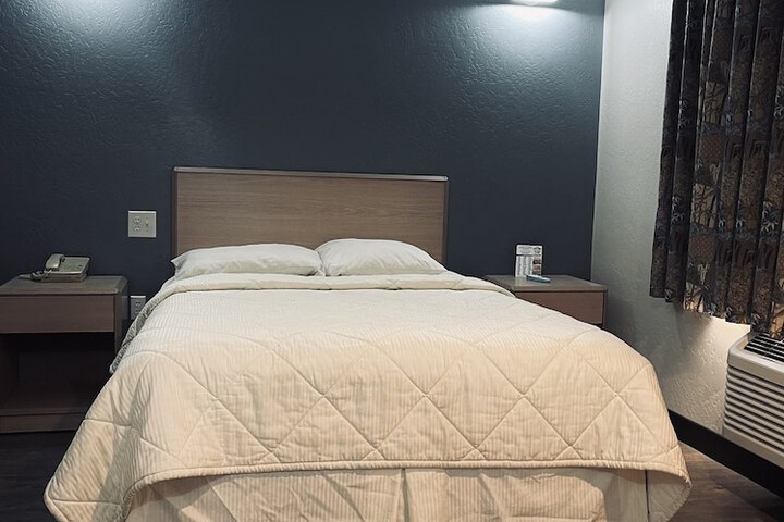 Room 18 of 37