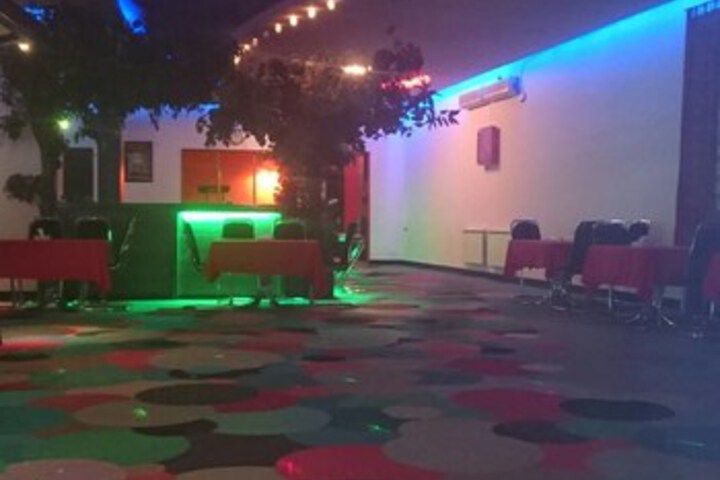 Lounge 11 of 61
