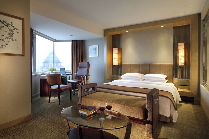 Room 21 of 37