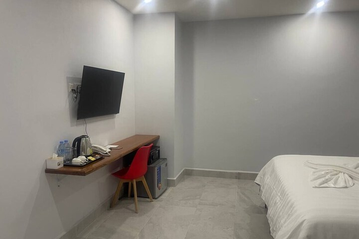 Room 73 of 148