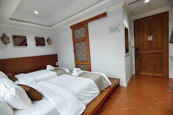 Room 32 of 86