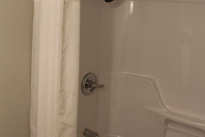 Room 9 of 34