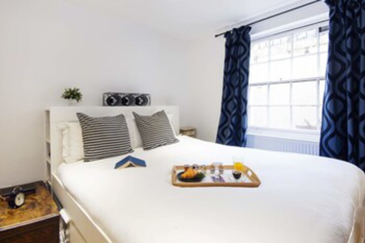 Room 16 of 24