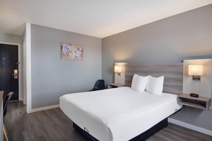 Room 12 of 29