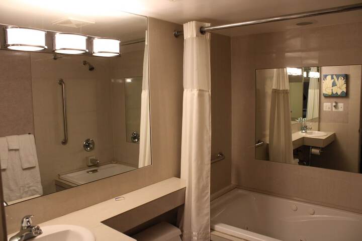 Room 6 of 19