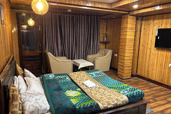 Room 2 of 11