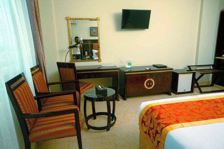 Room 15 of 42