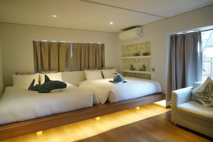 Room 83 of 149