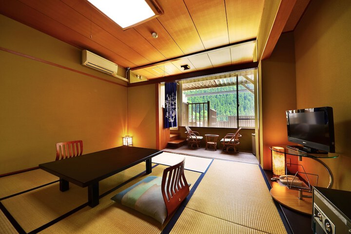 Room 16 of 57