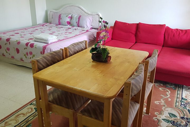 Room 9 of 25