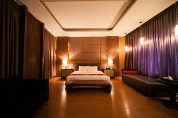 Room 18 of 31