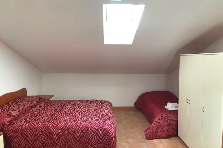 Room 6 of 31