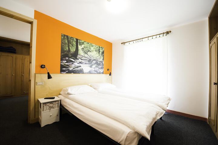Room 32 of 112