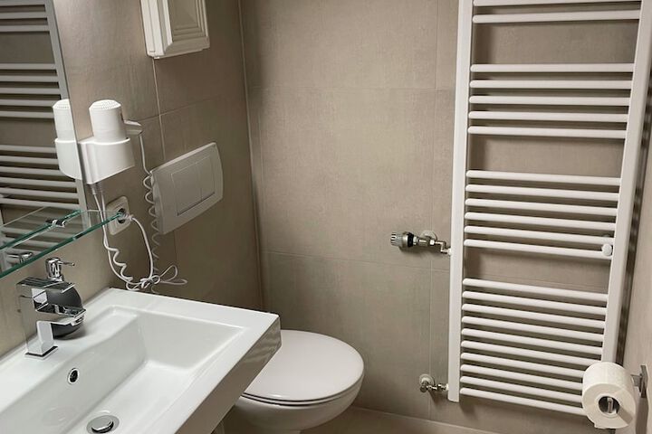 Room 30 of 47
