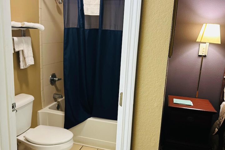 Room 16 of 25
