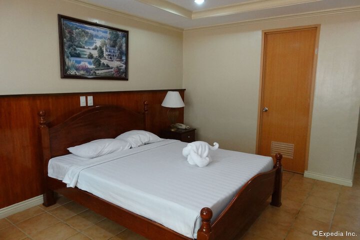 Room 11 of 40