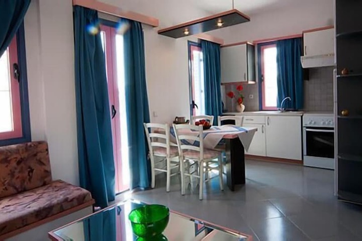 Room 11 of 27
