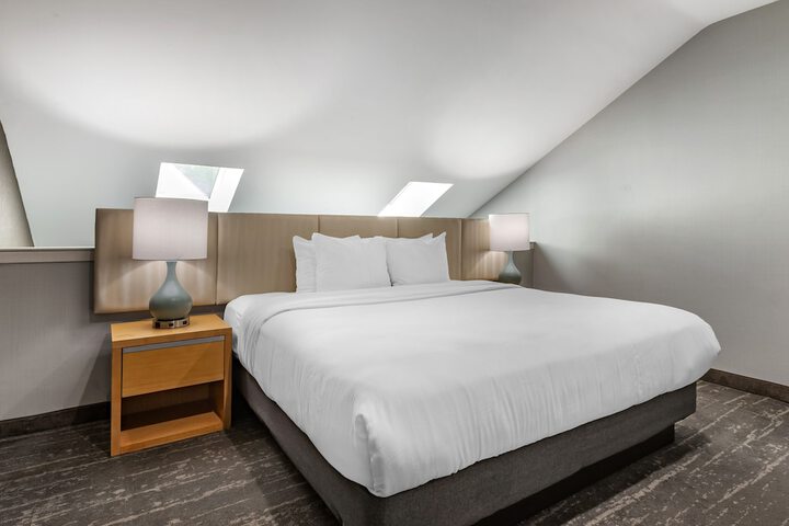 Room 10 of 21