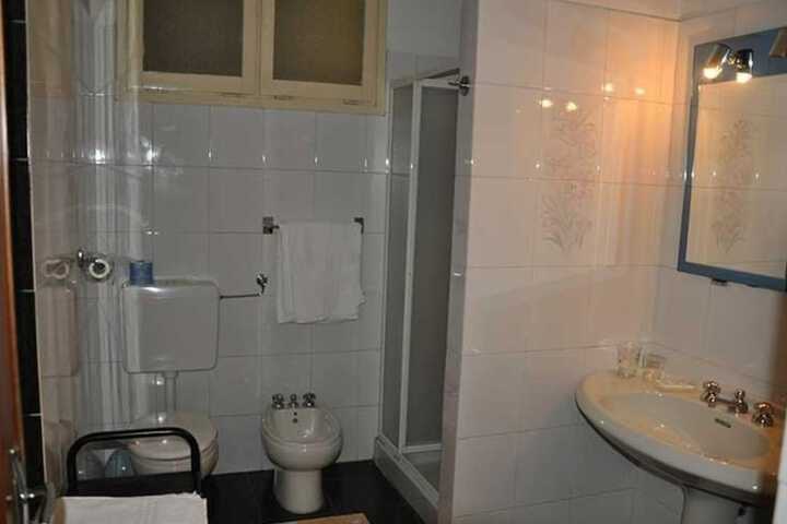 Room 7 of 13