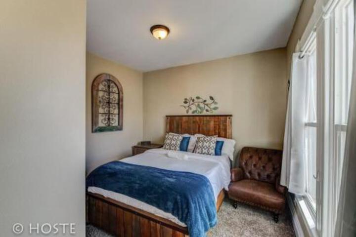 H NEW Downtown Beautifully Restored 1890`s Home in Colorado Springs, CO
