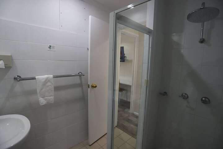 Room 85 of 121