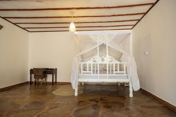 Room 5 of 15