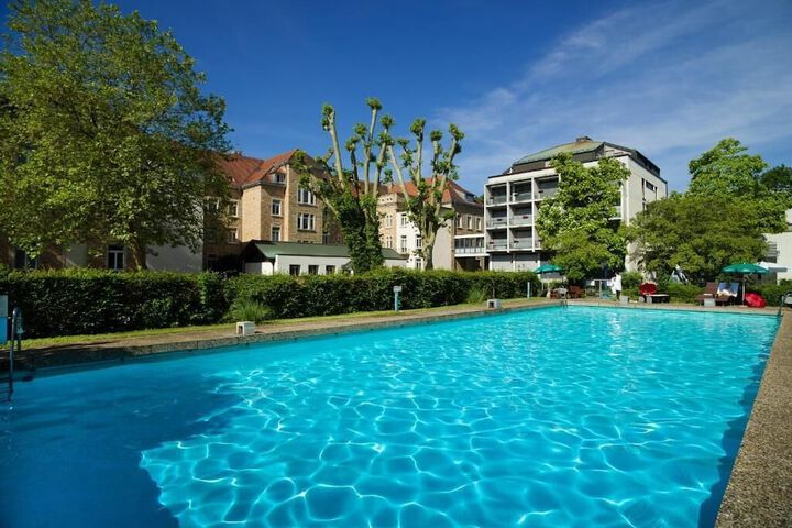Pool Hotel