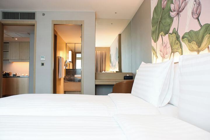 Room 40 of 164