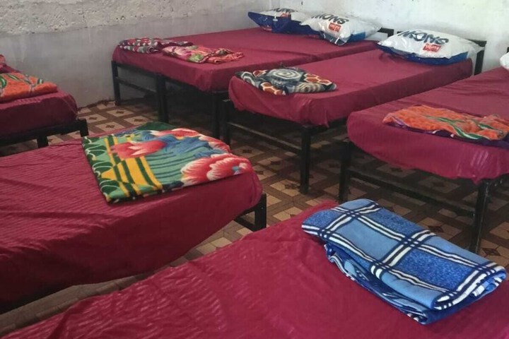 Room 5 of 60
