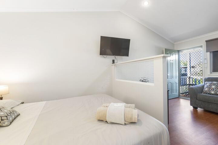 Room 3 of 16