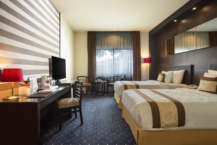 Room 5 of 82