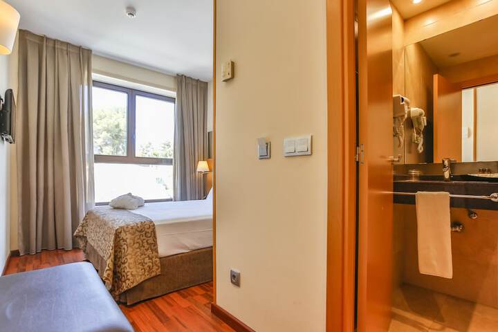 Room 21 of 45