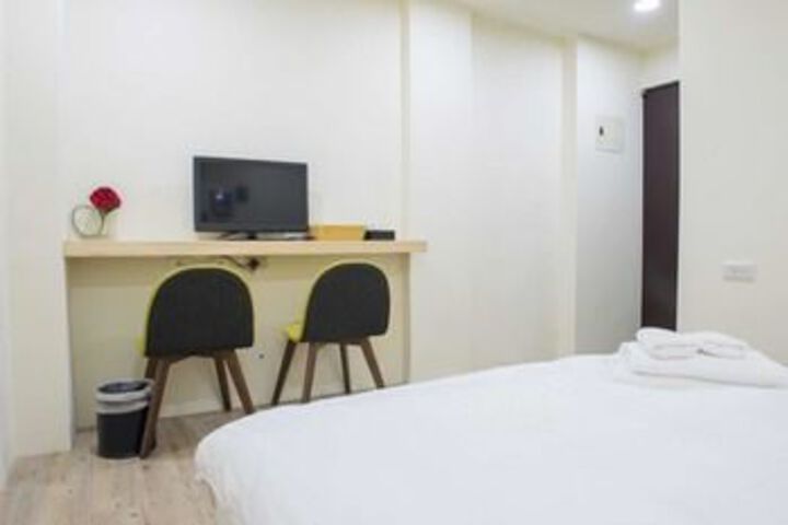 Room 33 of 39