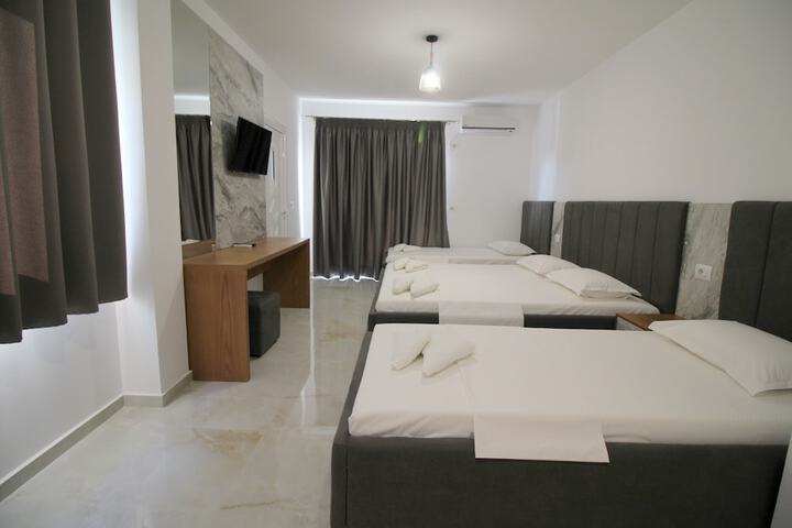 Room 12 of 101