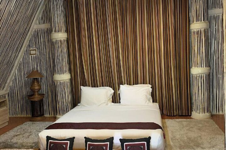 Room 16 of 79