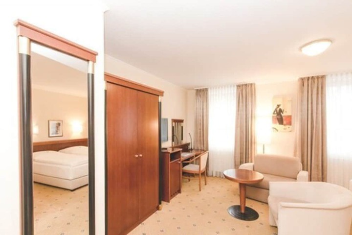 Room 22 of 36
