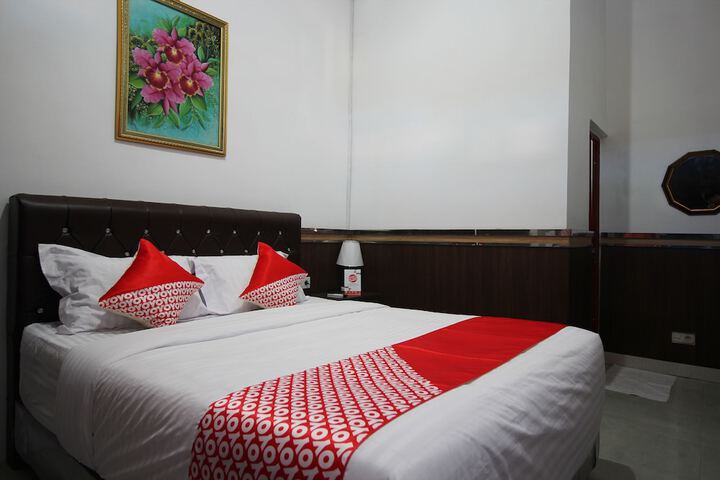 Room 10 of 18