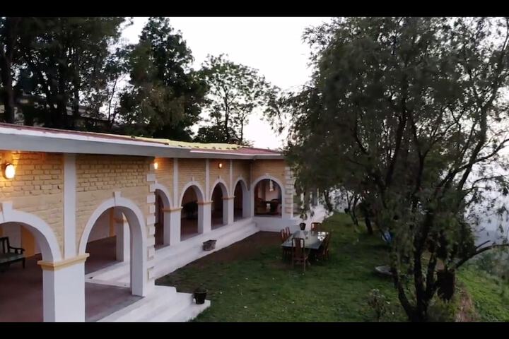 Hotel Exterior 1 of 6